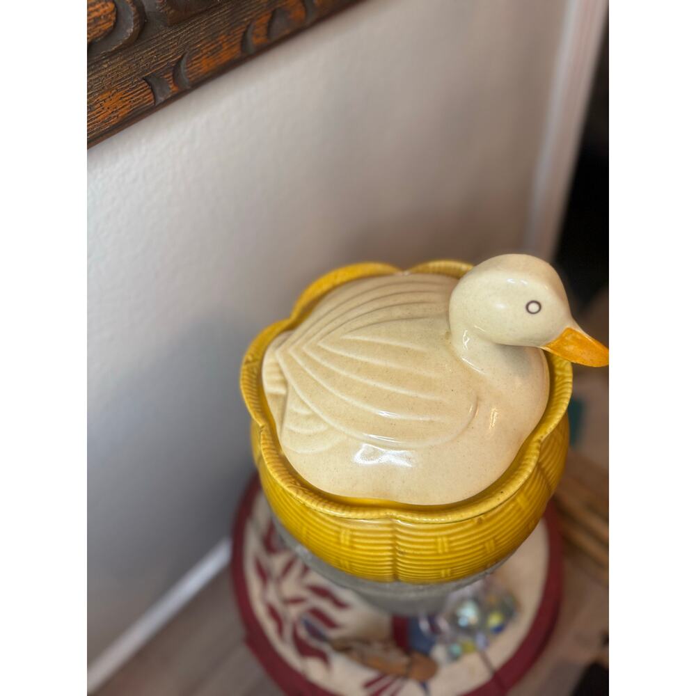 Vintage Los Angeles Pottery Duck on Nest Cookie Jar | Yellow Basketweave Ceramic - Picture 7 of 7